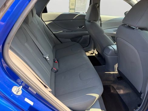 Used 2023 Hyundai Elantra SEL w/ Convenience Package FWD image 13