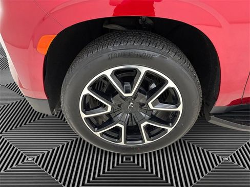 Used 2022 Chevrolet Suburban RST w/ Luxury Package image 9