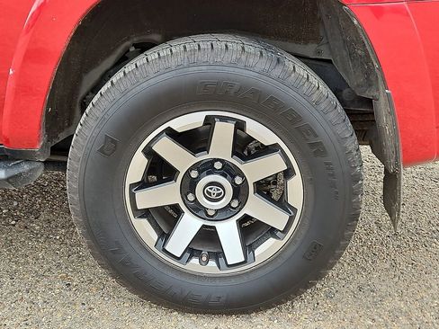 Used 2020 Toyota 4Runner SR5 image 5