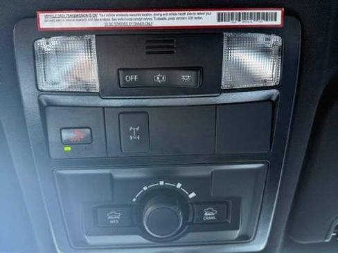 Used 2022 Toyota Tacoma TRD Off-Road w/ Technology Package AWD/4WD image 33