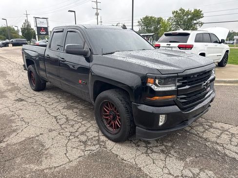 Used 2016 Chevrolet Silverado 1500 LT w/ Midnight Edition AWD/4WD image 3