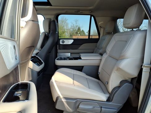 Certified 2024 Lincoln Navigator L Reserve image 25