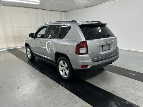 Used 2017 Jeep Compass Latitude AWD/4WD image 7