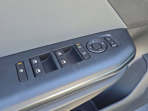 New 2025 Kia K4 LXS image 21