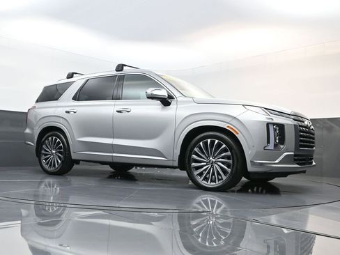 Used 2023 Hyundai Palisade Calligraphy image 22