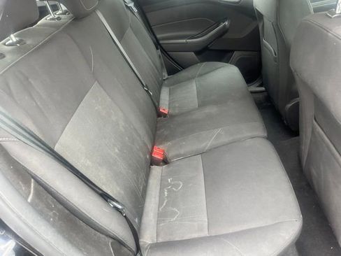 Used 2017 Ford Focus SE FWD image 18