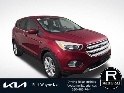 Used 2017 Ford Escape SE FWD image 4