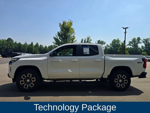 Used 2023 Chevrolet Colorado Z71 w/ Z71 Convenience Package 2 AWD/4WD image 5