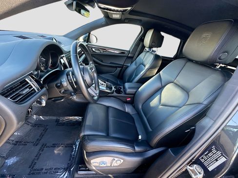 Used 2022 Porsche Macan image 21