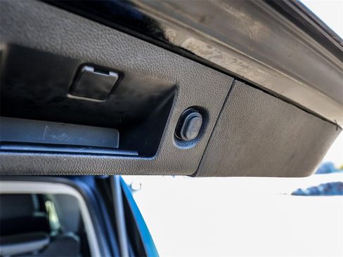 Used 2019 GMC Yukon Denali w/ Denali Ultimate Package image 13