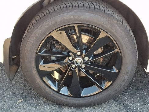 Used 2026 Jaguar F-PACE R-Dynamic S image 10