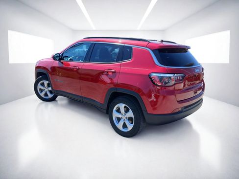 Used 2020 Jeep Compass Latitude w/ Popular Equipment Group FWD image 4
