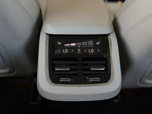 Used 2016 Volvo XC90 T6 Momentum image 39