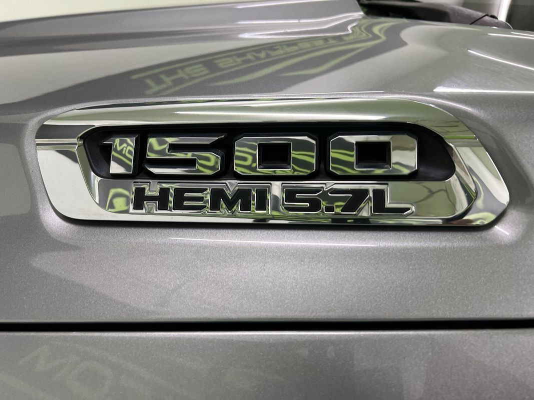 Used 2019 RAM 1500 Laramie AWD/4WD image 15