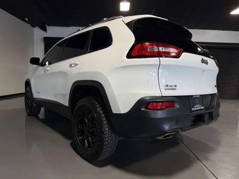 Used 2016 Jeep Cherokee Latitude w/ Comfort/Convenience Group AWD/4WD image 6