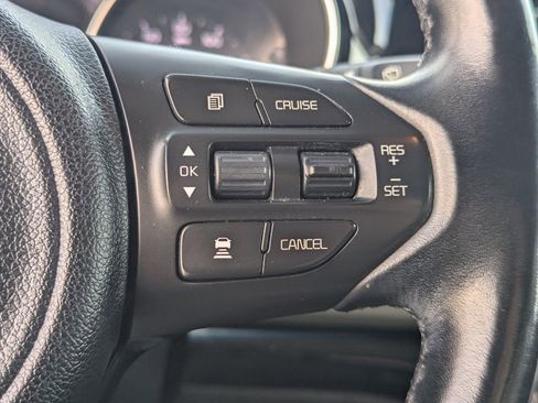 Used 2015 Kia Sedona SX Limited w/ SXL Technology Package image 18