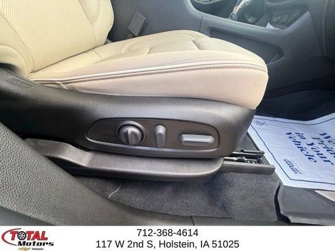 Used 2023 Chevrolet Traverse Premier w/ LPO, Floor Liner Package AWD/4WD image 18