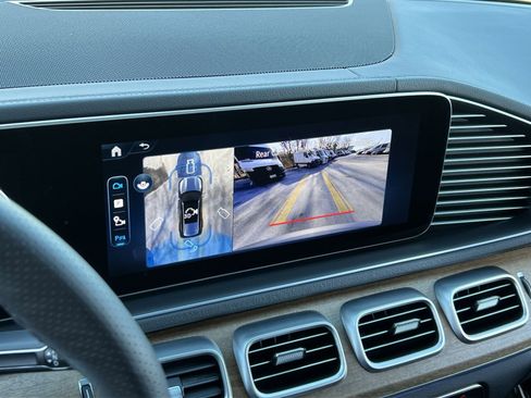 Certified 2025 Mercedes-Benz GLS 450 4MATIC image 17