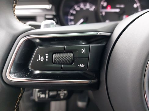 Certified 2026 Porsche Macan image 19