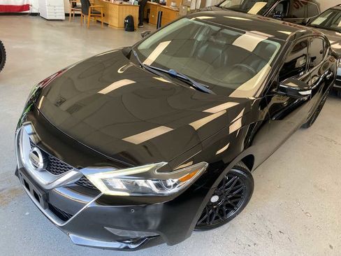 Used 2017 Nissan Maxima SR w/ Midnight Edition image 6