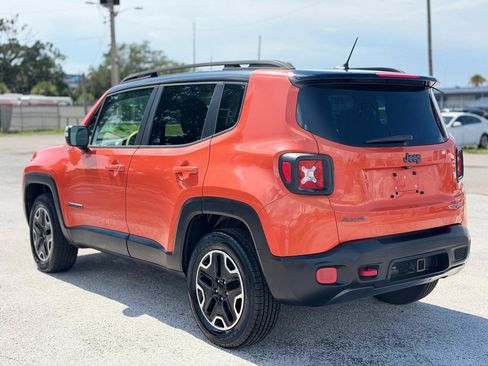 Used 2016 Jeep Renegade Trailhawk AWD/4WD image 3