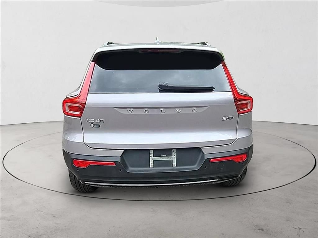 Certified 2026 Volvo XC40 B5 Plus AWD/4WD image 4