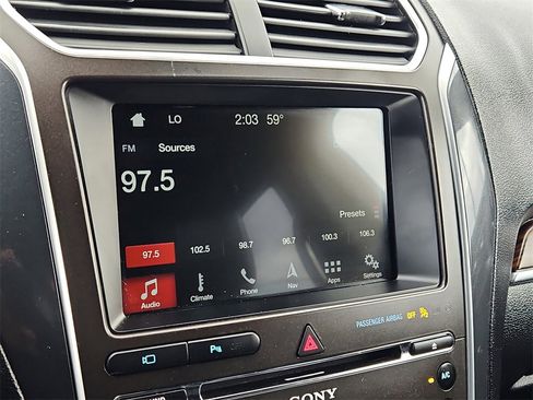 Used 2018 Ford Explorer Limited image 29