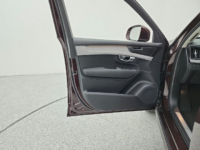 New 2026 Volvo XC90 T8 Ultra w/ Protection Package Premier AWD/4WD image 35