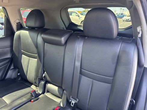 Used 2019 Nissan Rogue SL w/ Premium Package FWD image 19