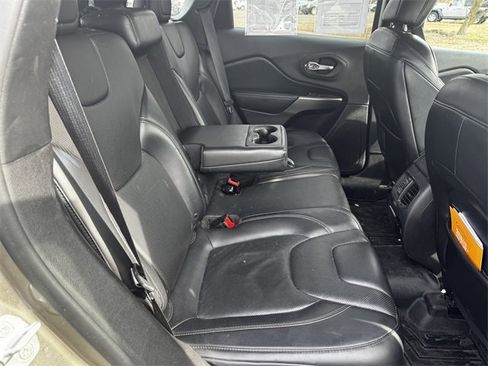 Certified 2019 Jeep Cherokee Limited image 16