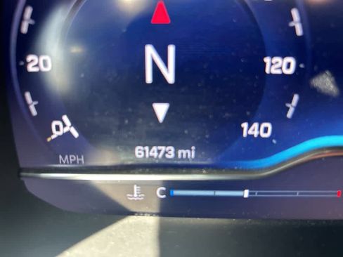 Used 2023 Chevrolet Suburban Premier image 10