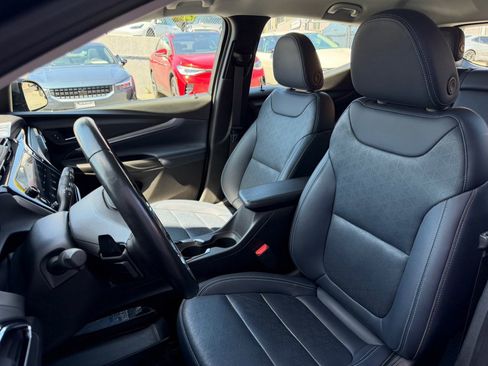 Used 2023 Chevrolet Bolt EUV LT w/ Convenience Package FWD image 18