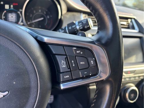 Used 2018 Jaguar E-PACE First Edition image 27