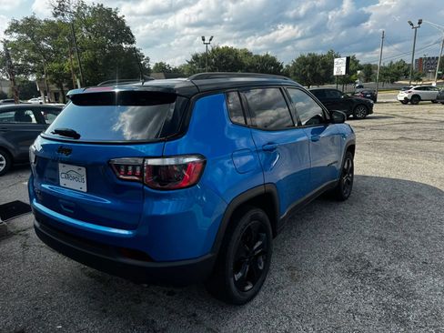 Used 2018 Jeep Compass Latitude AWD/4WD image 5
