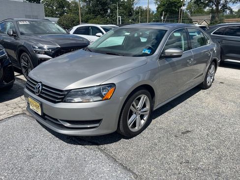 Used 2014 Volkswagen Passat 1.8T SE FWD image 1
