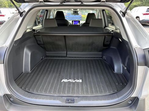 Used 2024 Toyota RAV4 XLE AWD/4WD image 7