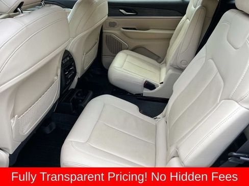 Used 2022 Jeep Grand Cherokee L Limited AWD/4WD image 18