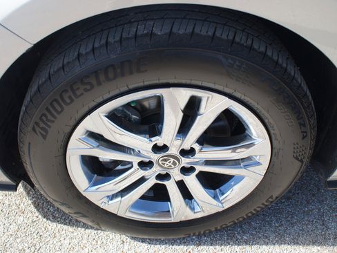 Used 2024 Toyota Sienna Platinum image 29