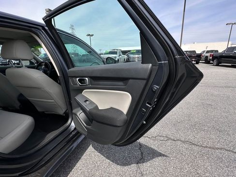 Used 2023 Honda Civic EX image 17