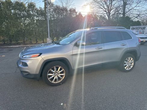 Used 2015 Jeep Cherokee Limited image 2