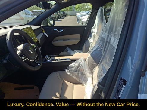 Used 2026 Volvo XC60 B5 Plus w/ Protection Package Premier AWD/4WD image 10