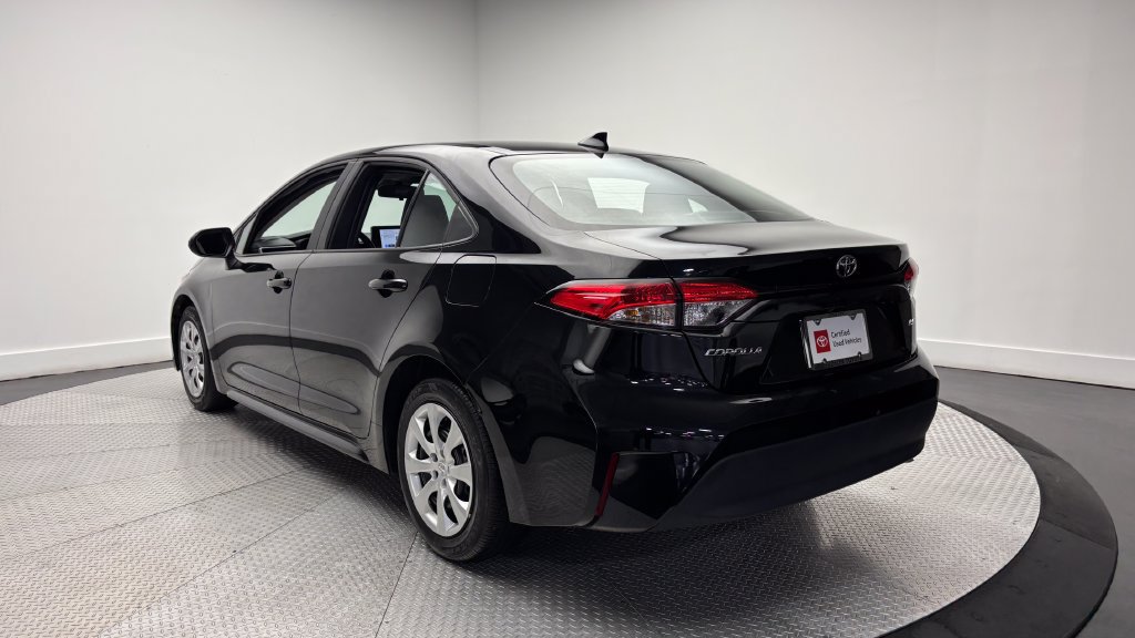 Used 2026 Toyota Corolla LE FWD image 32