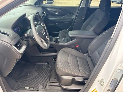 Used 2024 GMC Terrain SLE w/ Elevation Edition FWD image 17