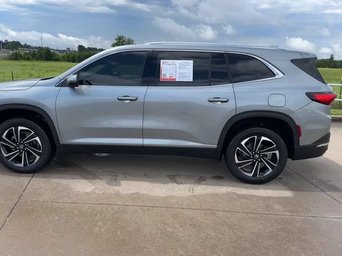 Used 2026 Buick Enclave Preferred FWD image 6