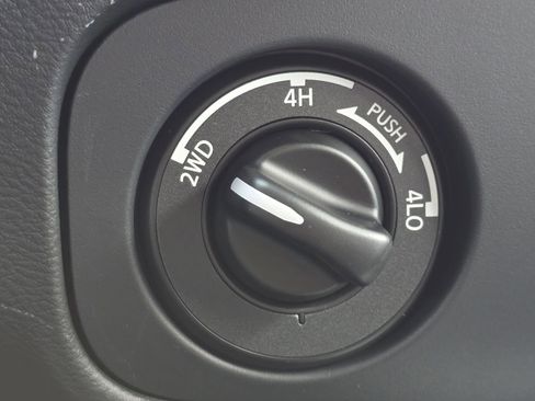 New 2026 Nissan Frontier SV w/ SV Convenience Package image 17