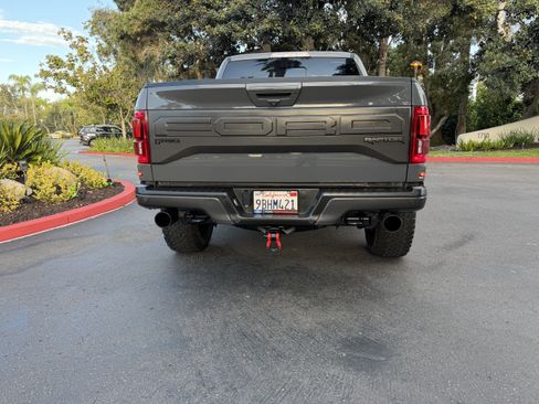 Used 2018 Ford F150 Raptor w/ Equipment Group 802A Luxury AWD/4WD image 4