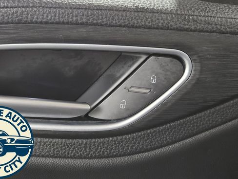 Used 2019 Alfa Romeo Giulia AWD image 25