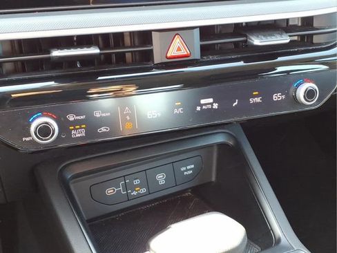 Used 2025 Kia K5 LXS image 10