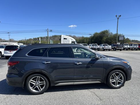 Used 2017 Hyundai Santa Fe Limited image 7