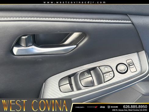Used 2025 Nissan Sentra SV FWD image 11